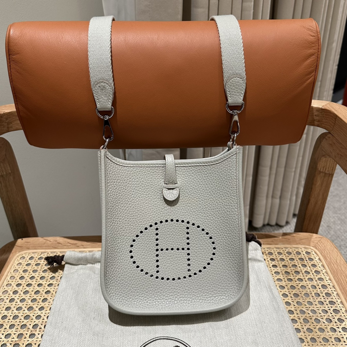 Hermes Женская сумка mini Evelyne 16 см 8L/Beton Clemence