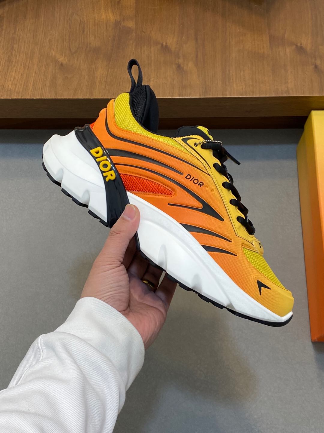 CHRISTIAN DIOR Мужские кроссовки B44 Blade