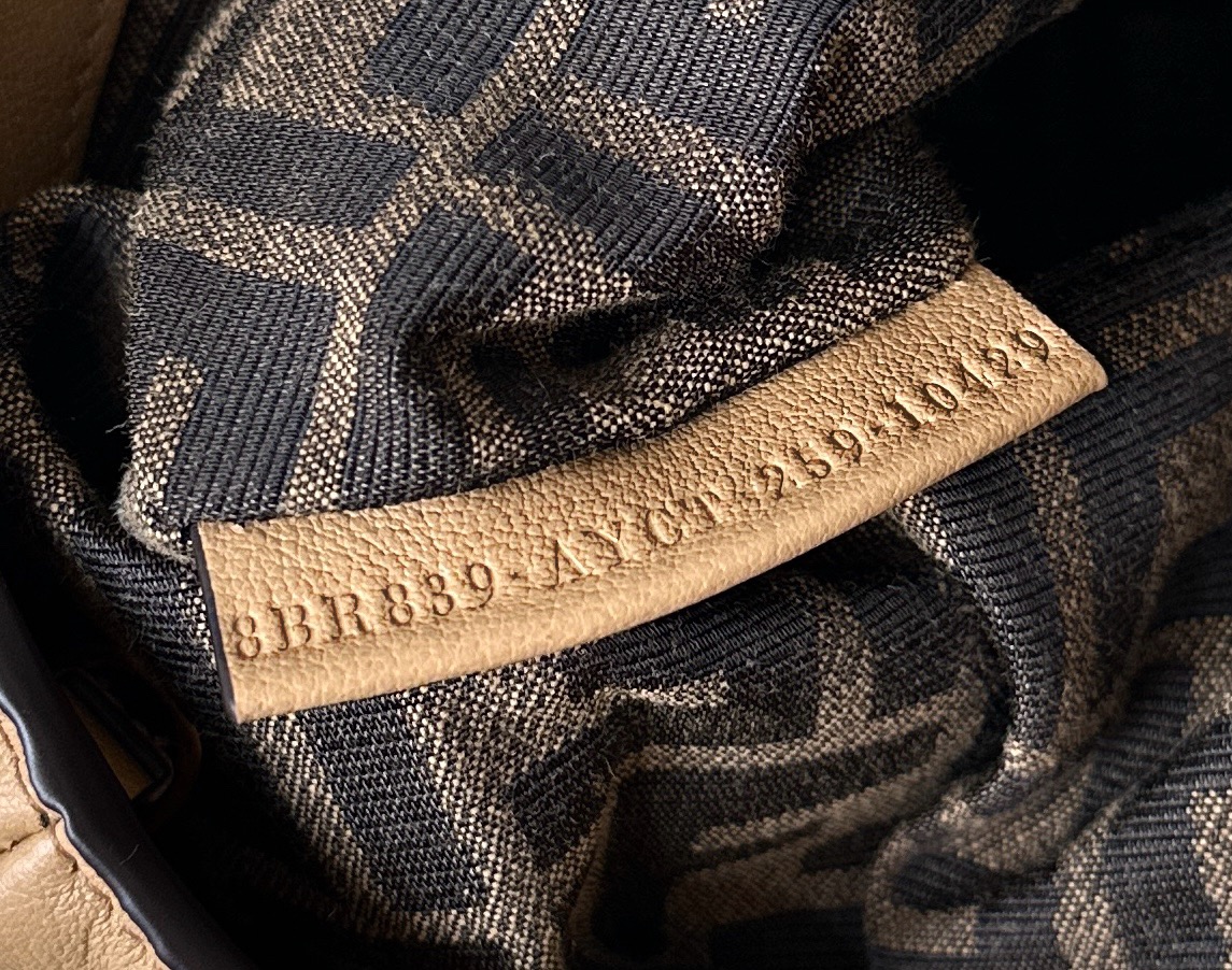 FENDI Женская сумка Spy FENDI Женская сумка Spy