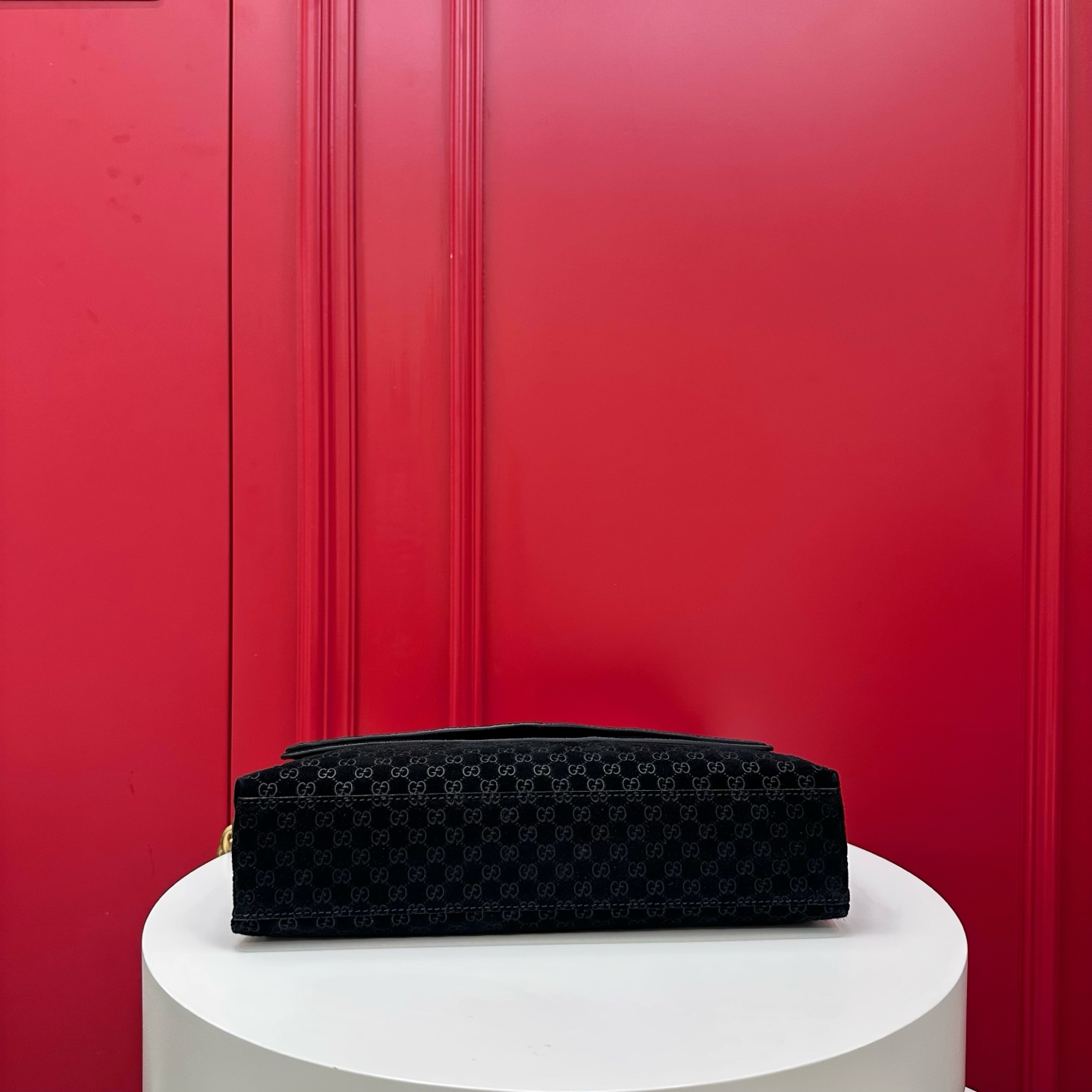 GUCCI Женская сумка Medium shoulder bag with chain