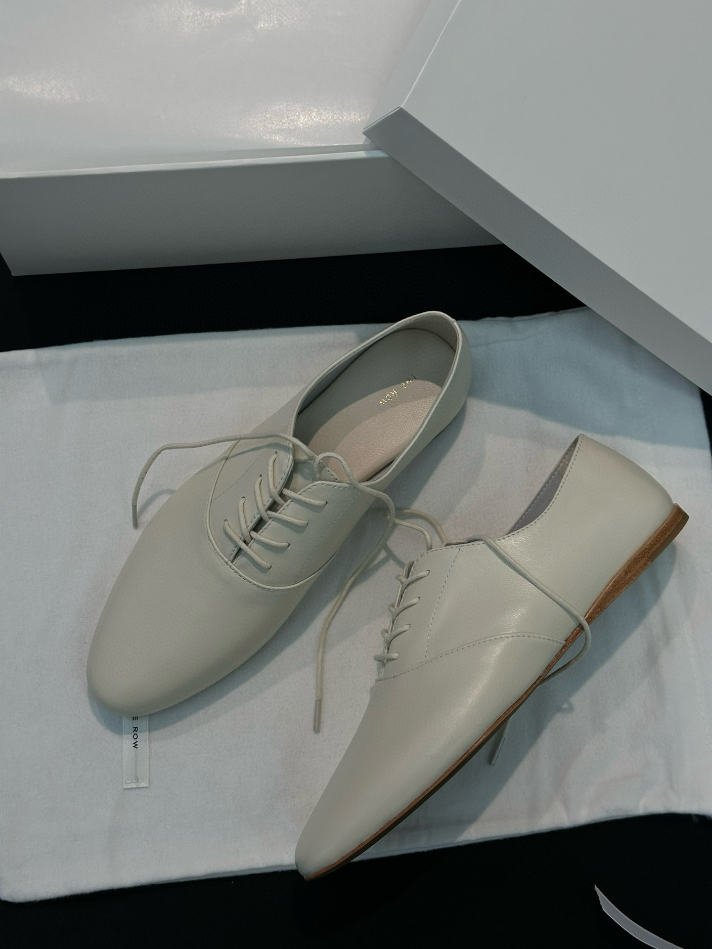 THE ROW Женские лоферы на шнуровке THE ROW Женские лоферы на шнуровке