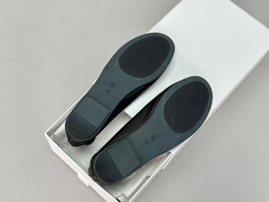 THE ROW Женские балетки Elastic 