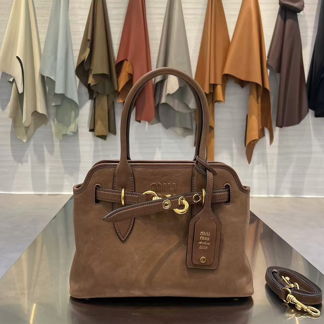 MIU MIU Женская сумка Aventure Nappa