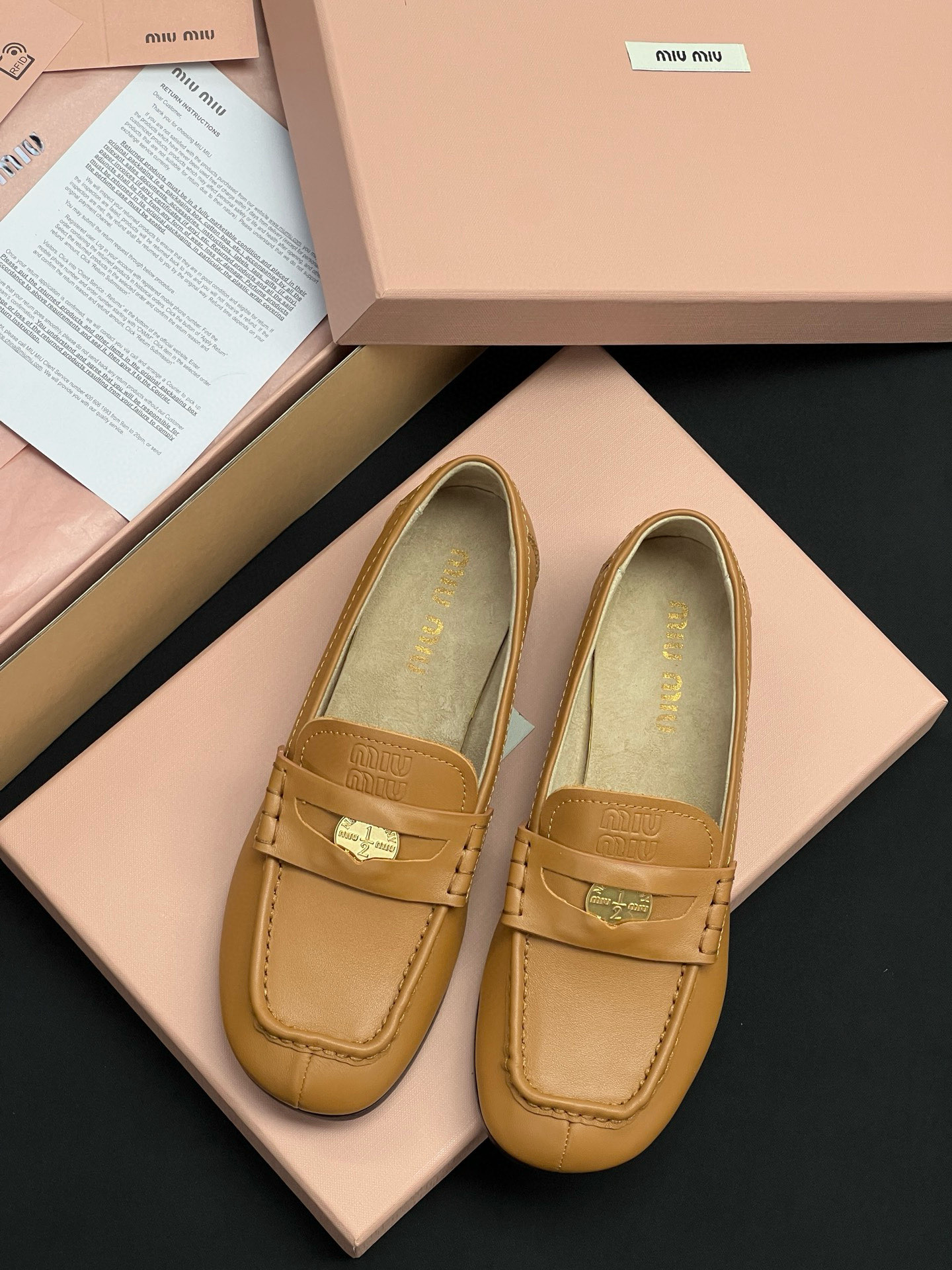 MIU MIU Женские лоферы с квадратным носком MIU MIU Женские лоферы с квадратным носком