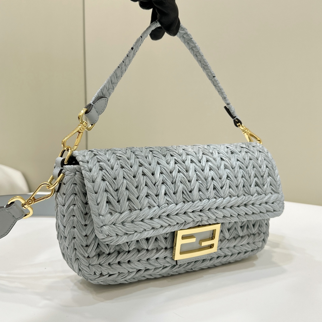 FENDI Женская сумка Baguette из рафии