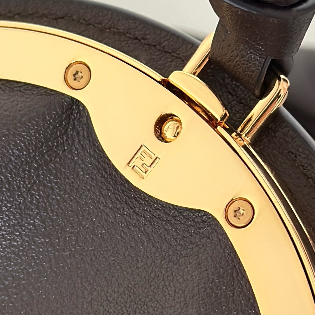 FENDI Женская сумка Spy 