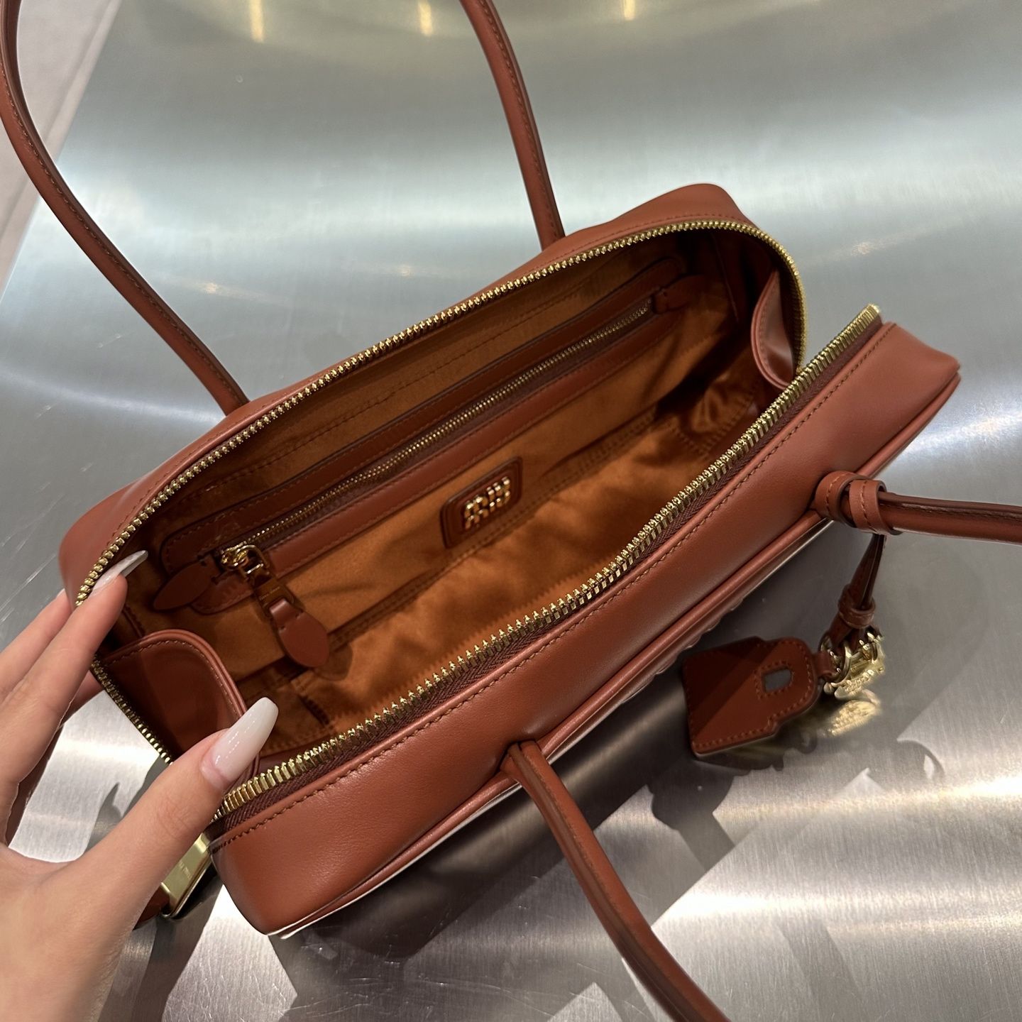 MIU MIU Женская сумка Beau leather bag