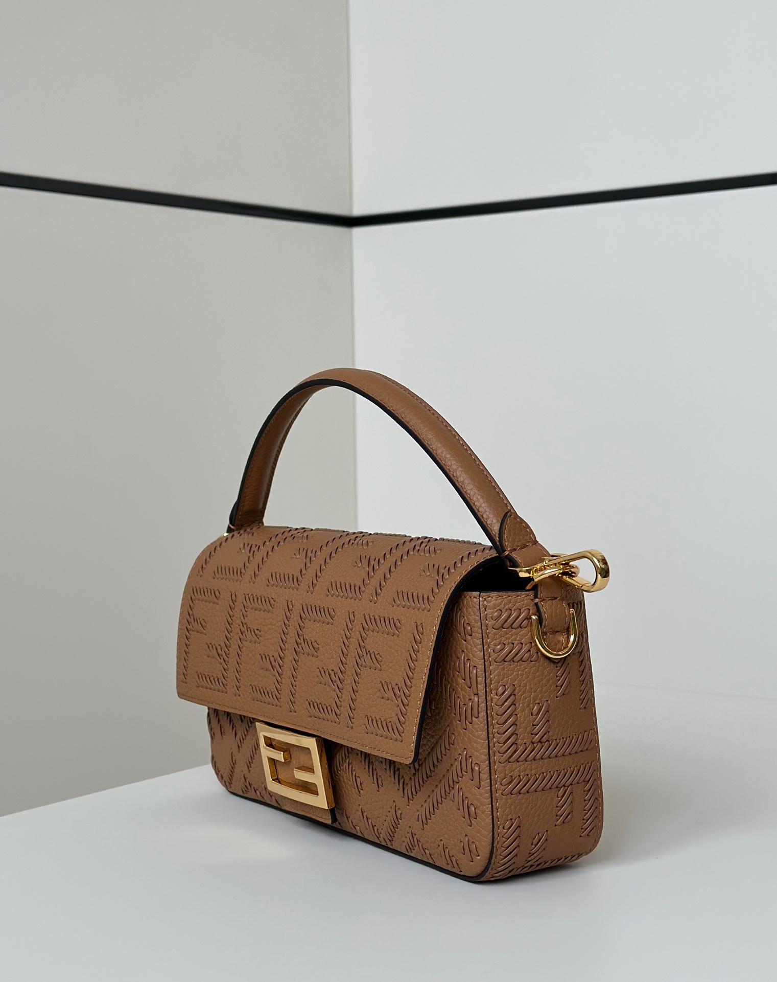 FENDI Женская сумка Baguette