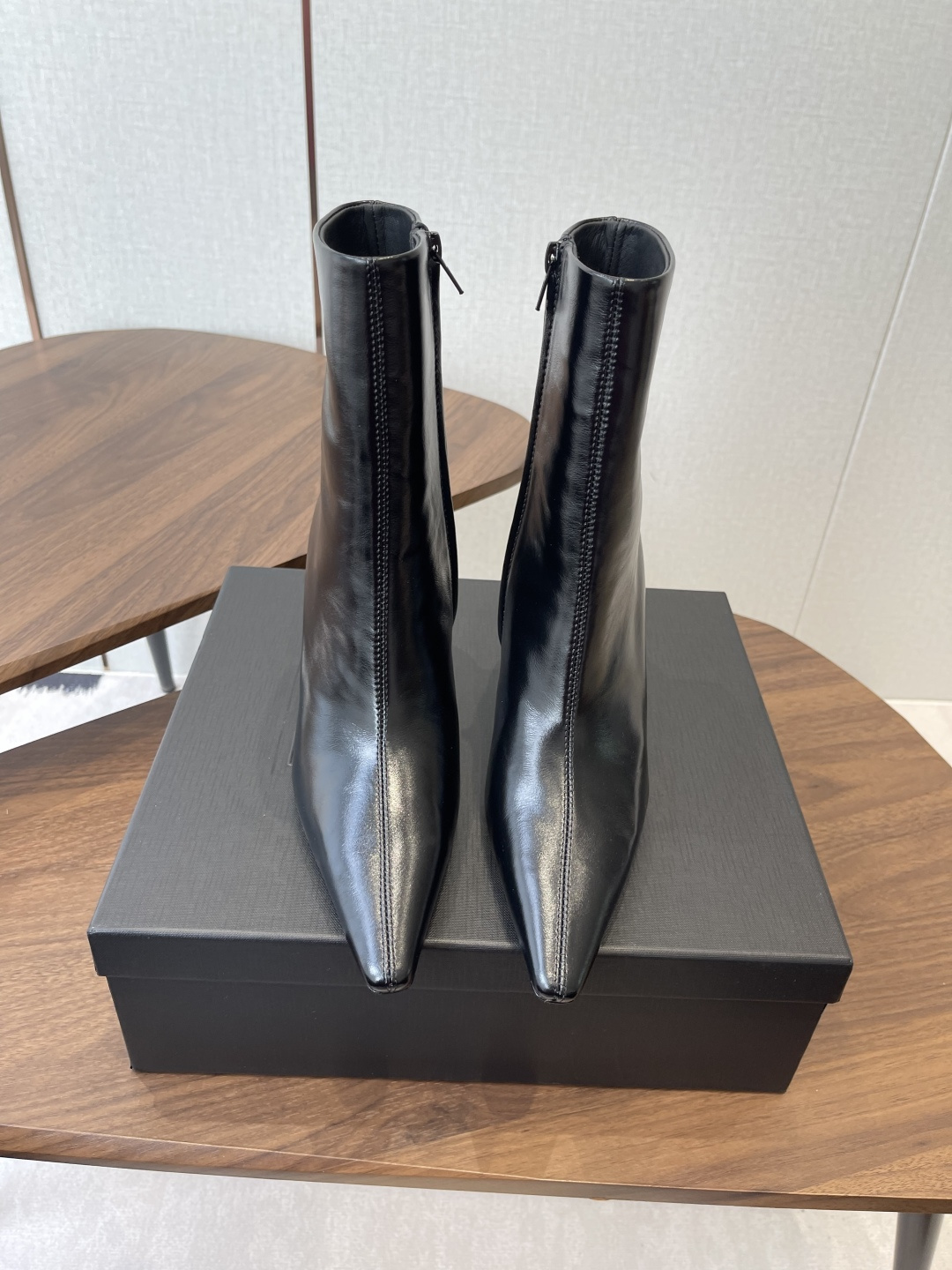 SAINT LAURENT Женские ботинки 