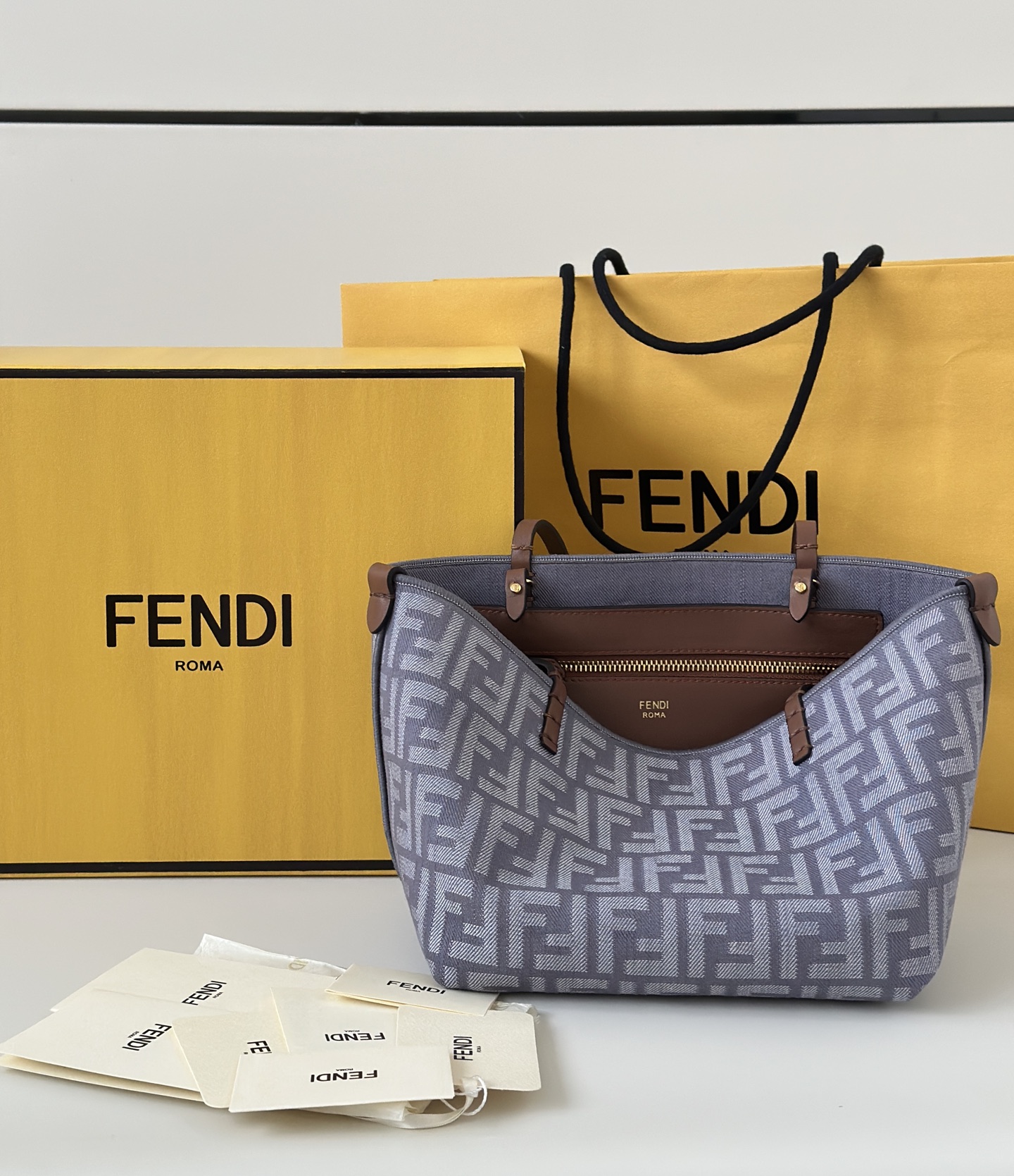 FENDI Женская сумка Origami