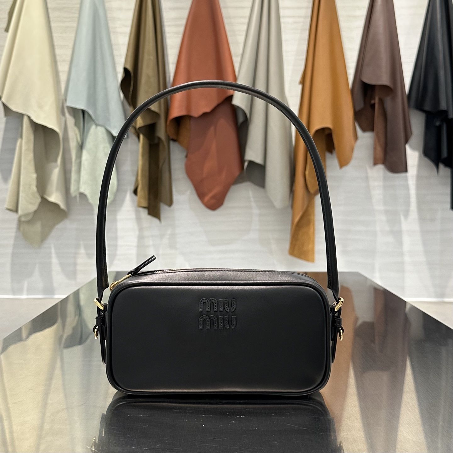 MIU MIU Женская сумка Leather Shoulder Bag MIU MIU Женская сумка Leather Shoulder Bag