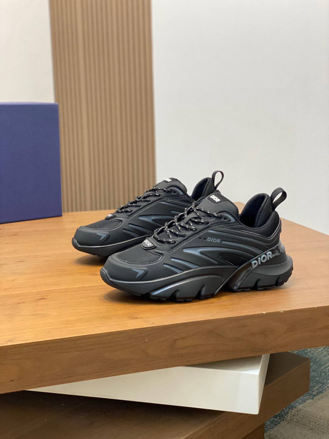 CHRISTIAN DIOR Мужские кроссовки B44 Blade