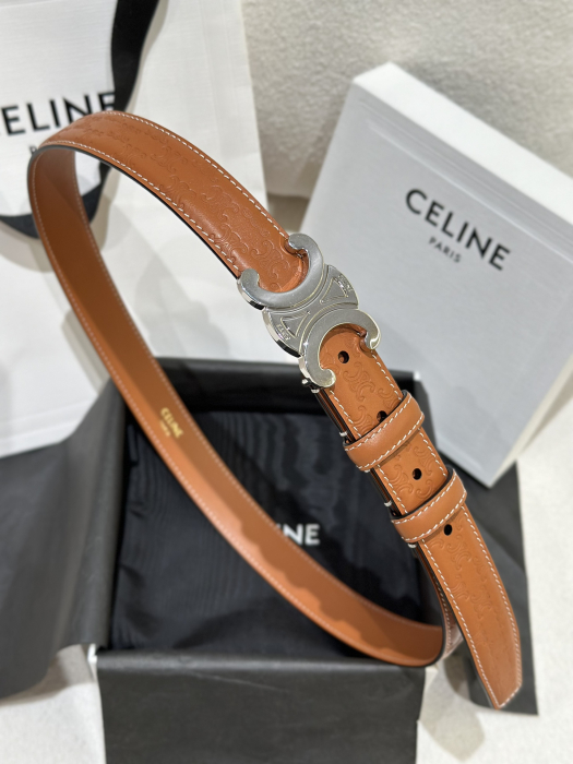 CELINE Женский ремень Triomphe из кожи Taurillon