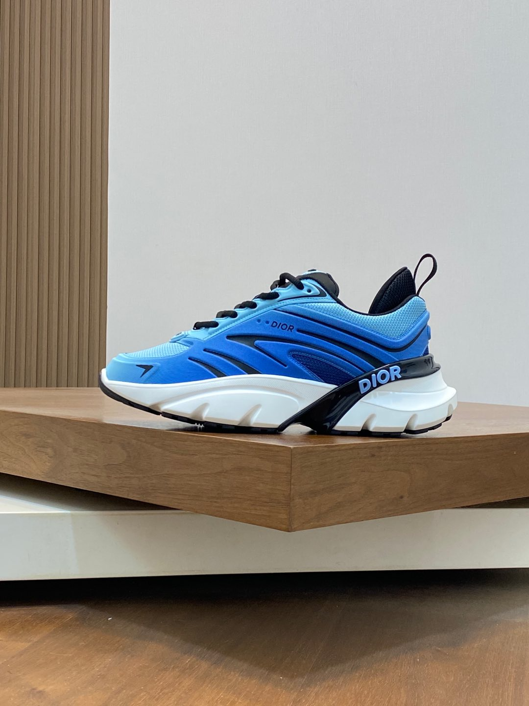 CHRISTIAN DIOR Мужские кроссовки B44 Blade