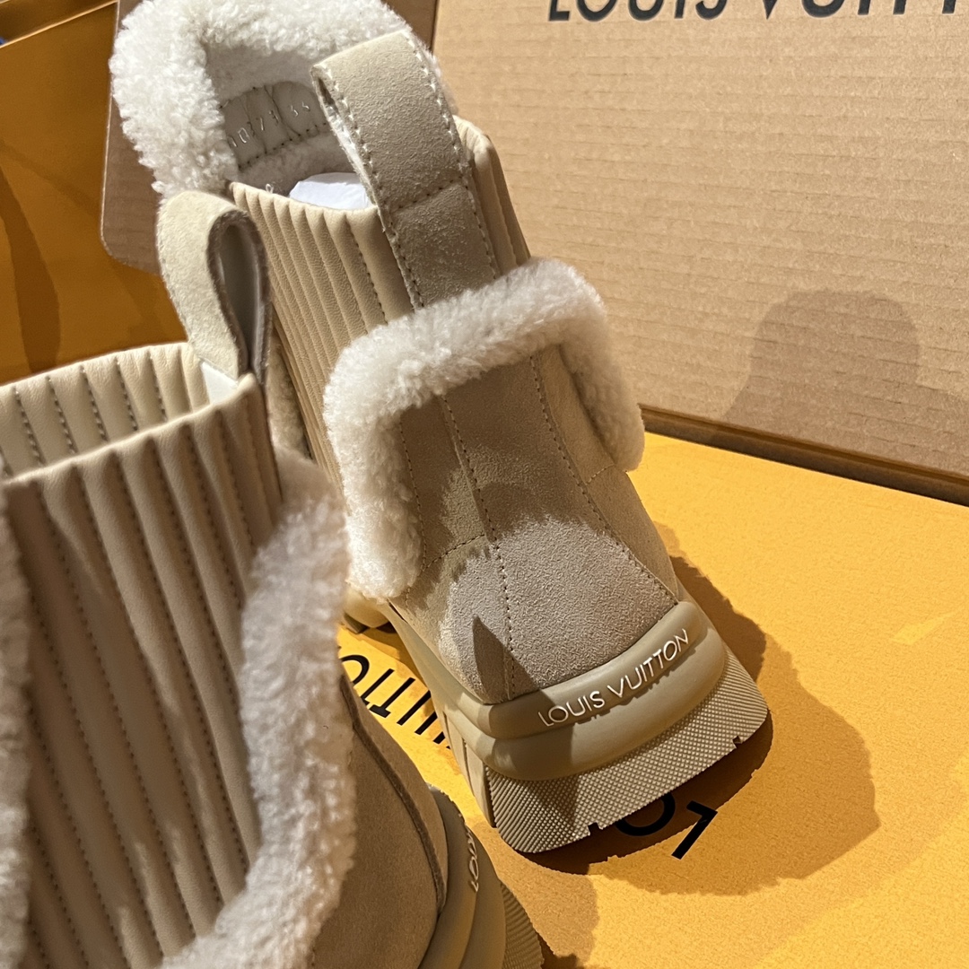 LOUIS VUITTON Женские ботинки с мехом LOUIS VUITTON Женские ботинки с мехом