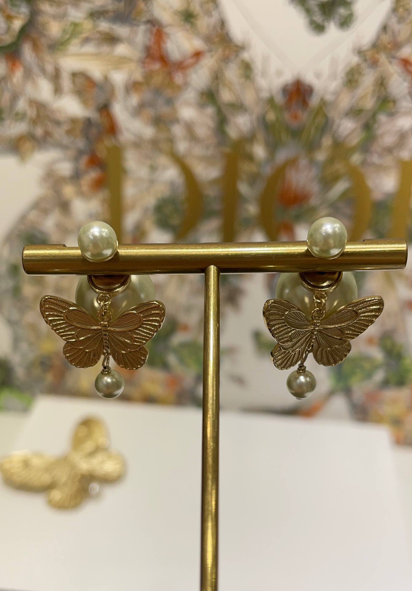 CHRISTIAN DIOR Женские серьги Tribales CHRISTIAN DIOR Женские серьги Tribales