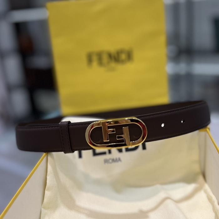  FENDI Женский ремень с пряжкой FF