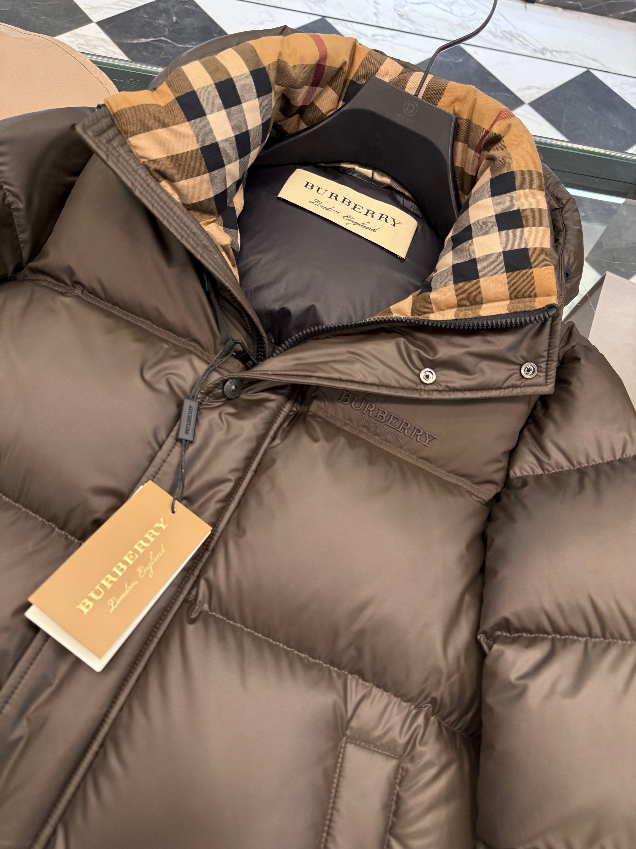 BURBERRY Мужская куртка на пуховом наполнителе BURBERRY Мужская куртка на пуховом наполнителе