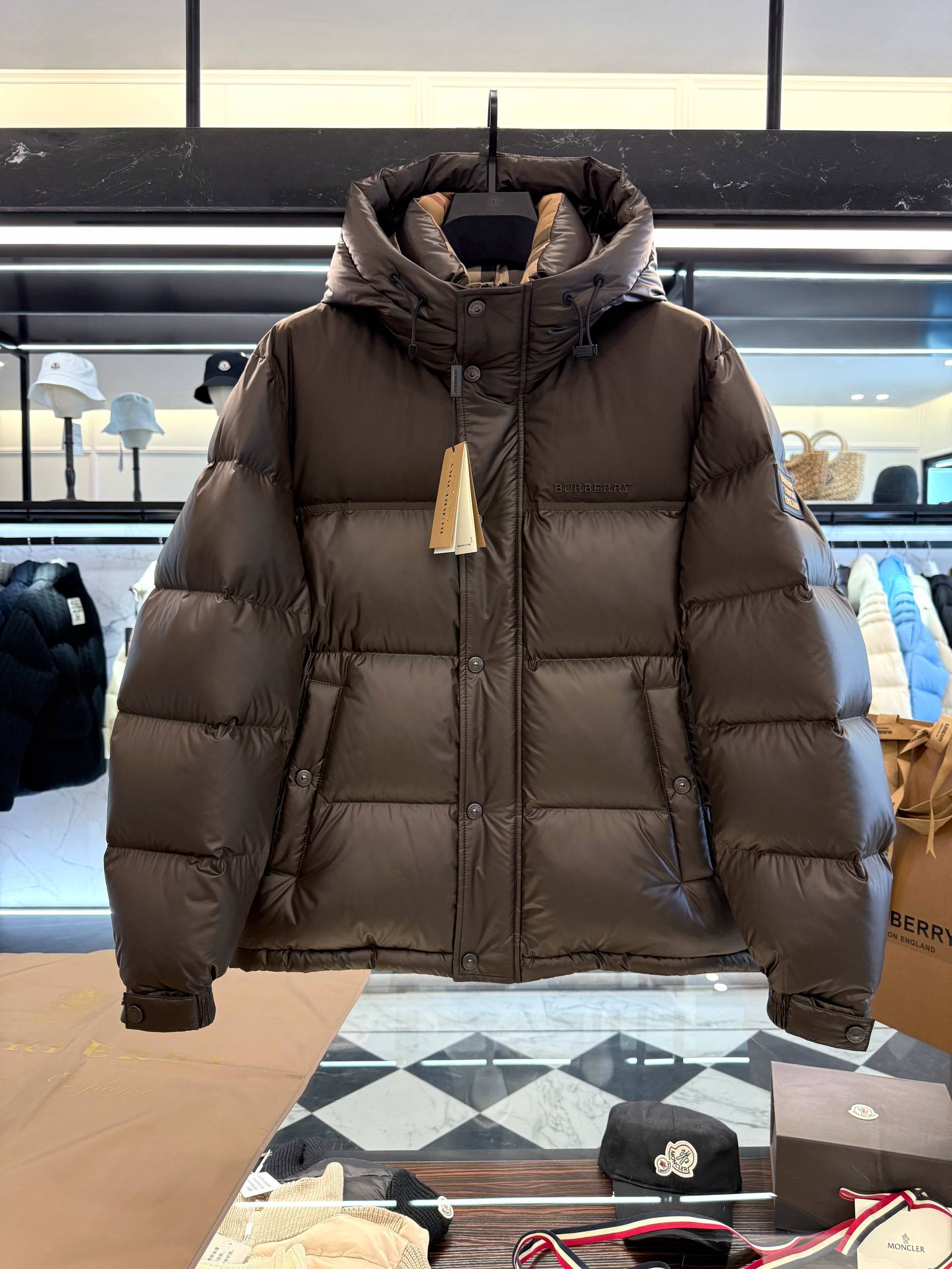 BURBERRY Мужская куртка на пуховом наполнителе BURBERRY Мужская куртка на пуховом наполнителе