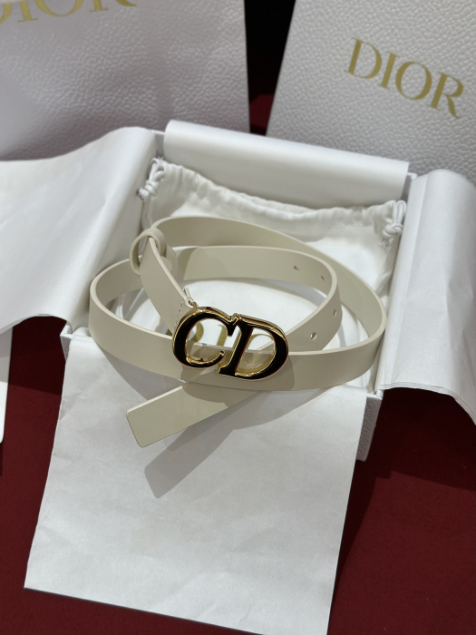 CHRISTIAN DIOR Женский кожаный ремень Saddle молочный