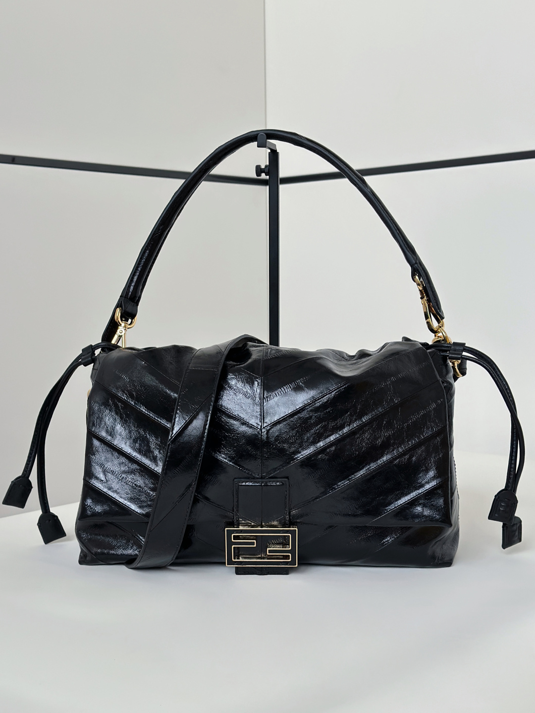 FENDI Женская сумка Mamma Baguette