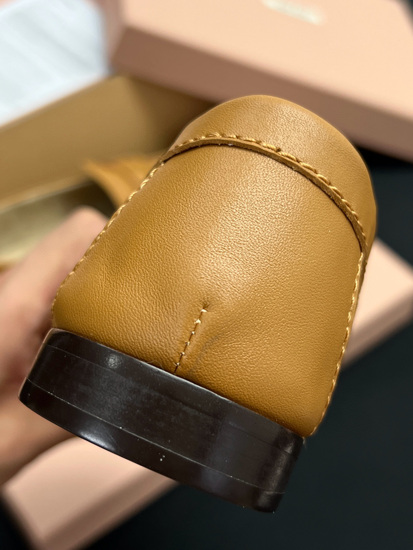 MIU MIU Женские лоферы с квадратным носком MIU MIU Женские лоферы с квадратным носком