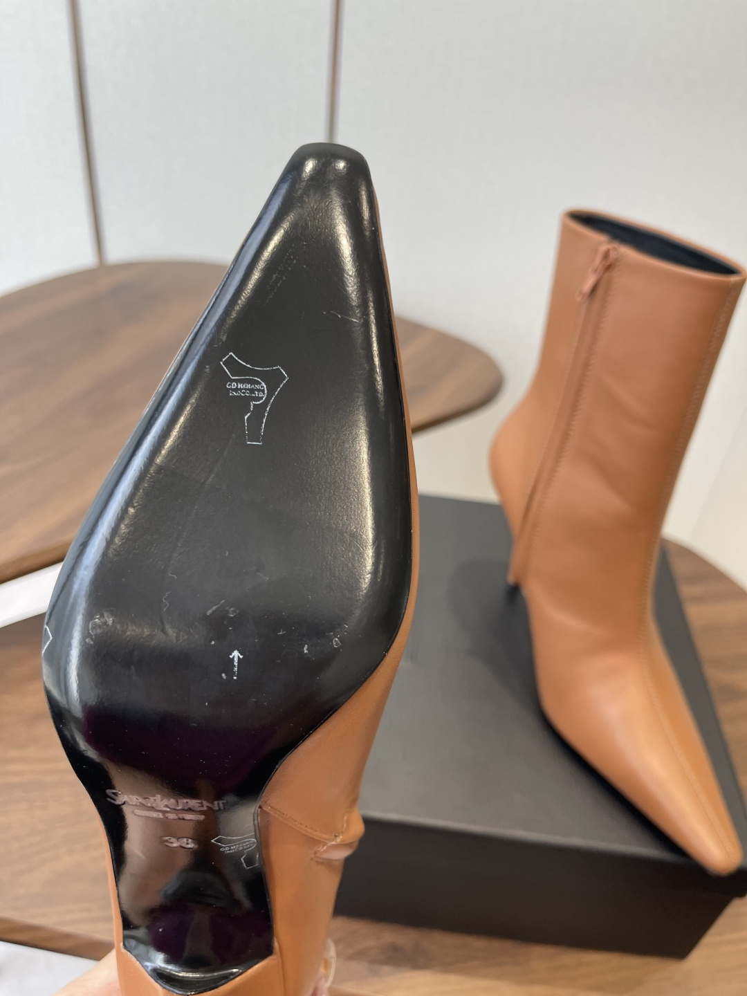 SAINT LAURENT Женские ботинки 