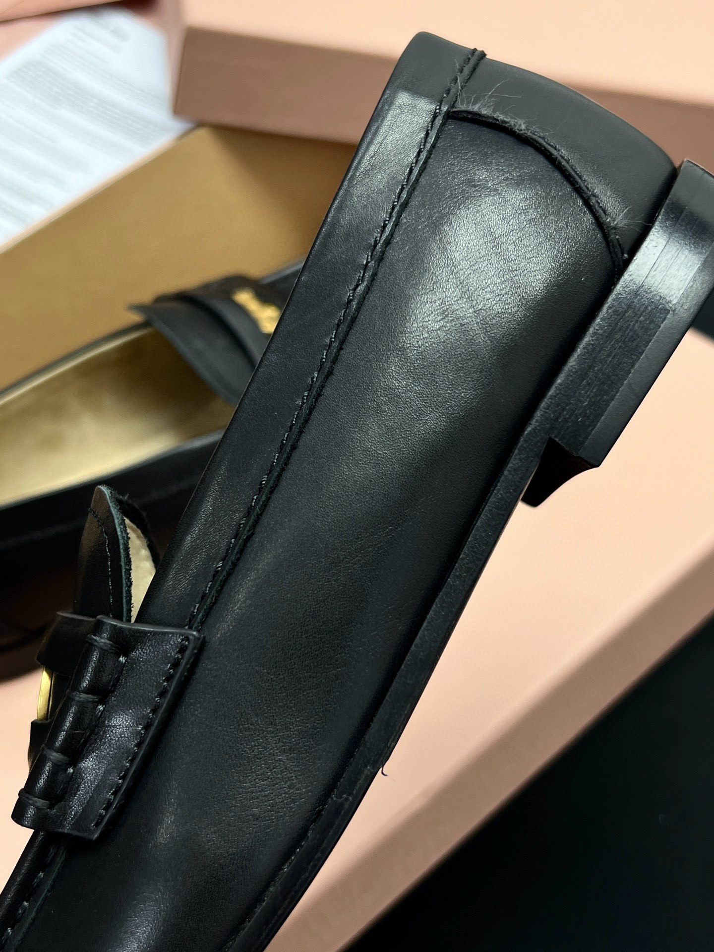 MIU MIU Женские лоферы с квадратным носком