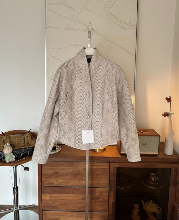 THE ROW Женская кожаная куртка