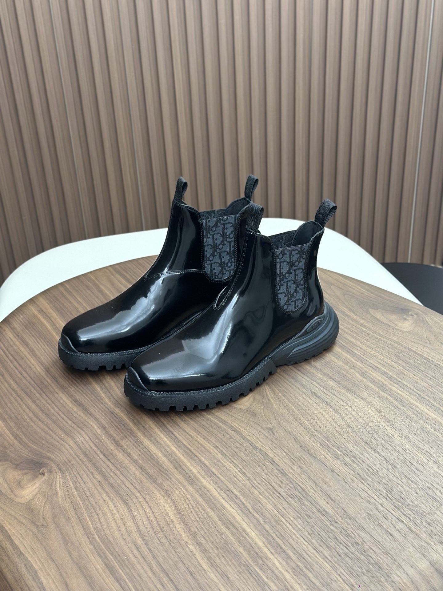 CHRISTIAN DIOR Мужские ботинки Combat Chelsea Boots CHRISTIAN DIOR Мужские ботинки Combat Chelsea Boots