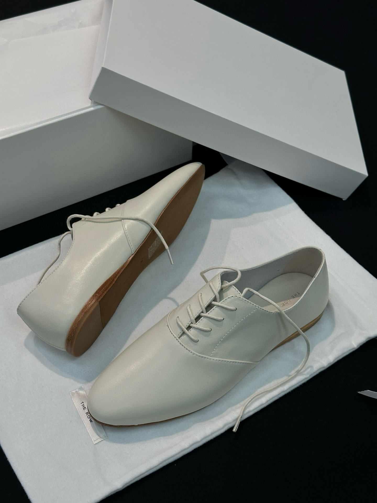 THE ROW Женские лоферы на шнуровке THE ROW Женские лоферы на шнуровке