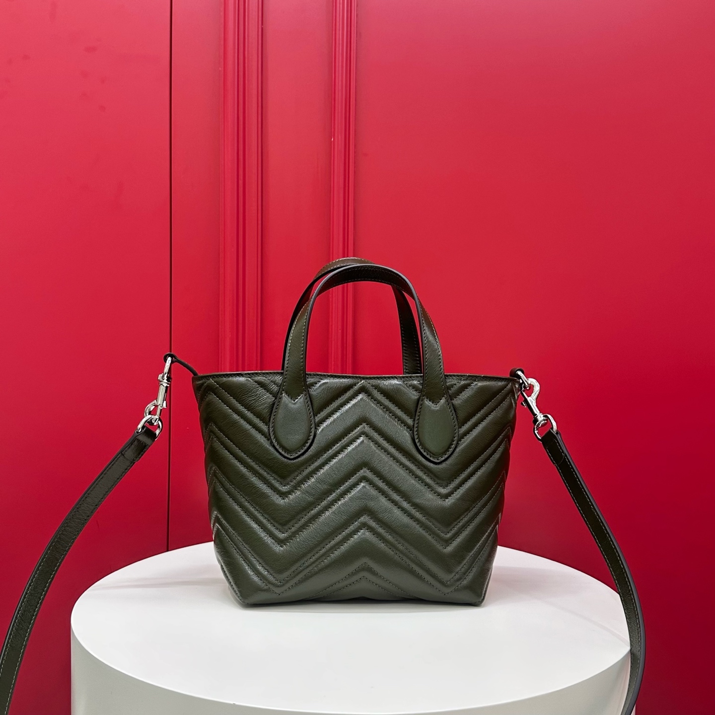 GUCCI Женская сумка GG Marmont small tote bag