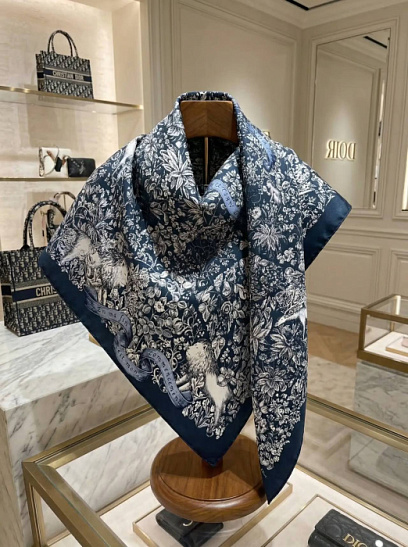 CHRISTIAN DIOR Женский платок из шёлка