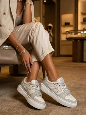 FENDI Женские кроссовки Match