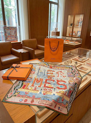 HERMES Женский платок Square 90 Super Silk Quest