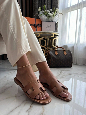 HERMES Женские сандалии Oran