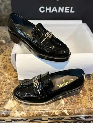 CHANEL Женские лоферы черные
