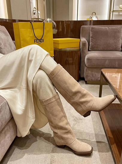 FENDI Женские сапоги Minerva