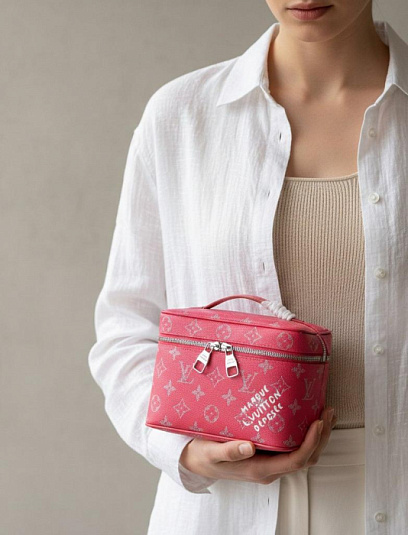 LOUIS VUITTON Женская сумка Nice mini Monogram Heritage M26889