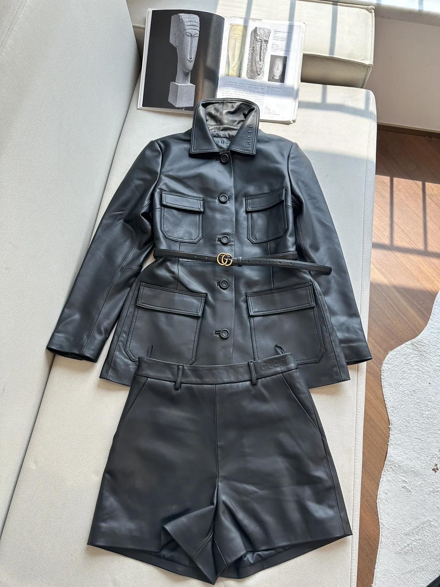 GUCCI Женский кожаный костюм