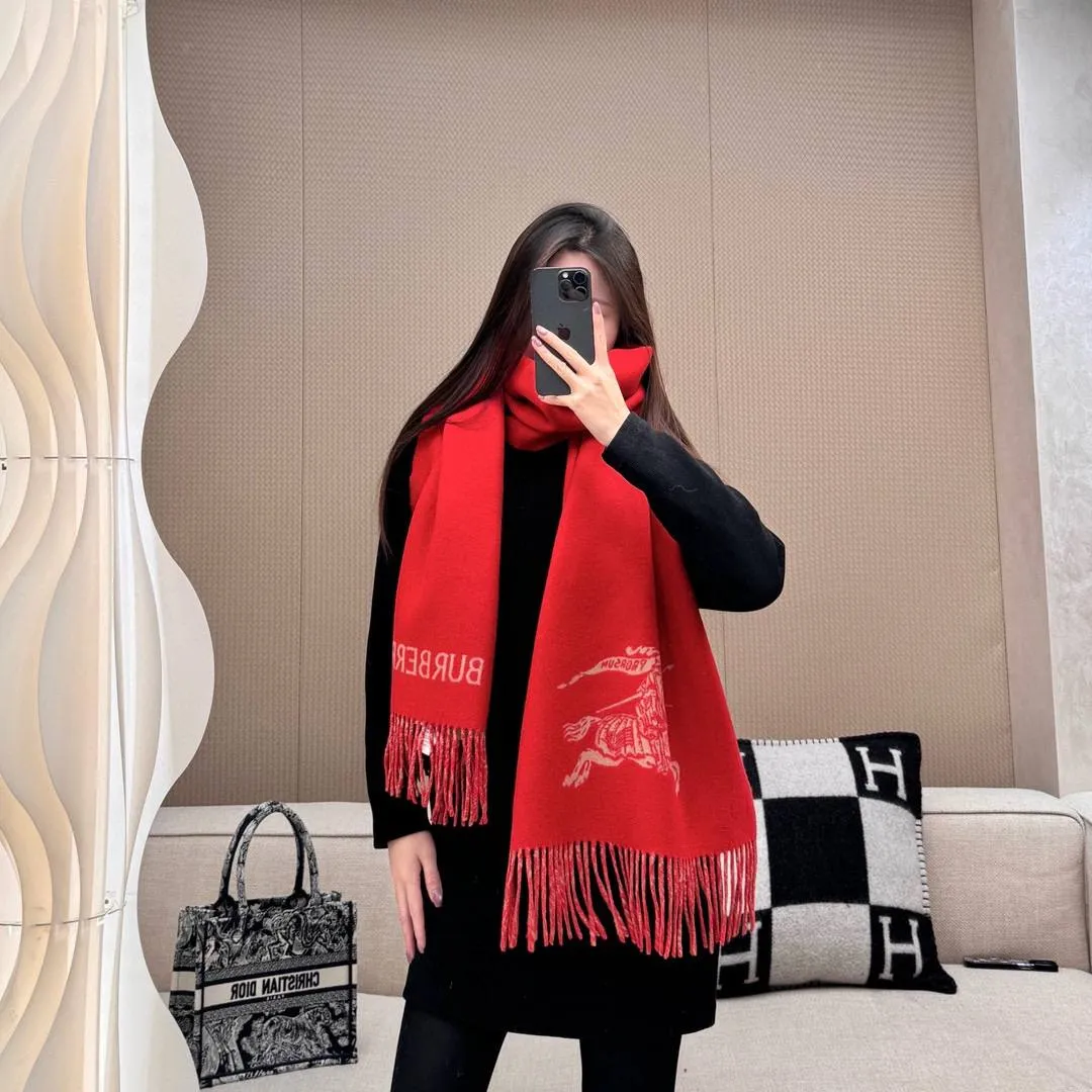 BURBERRY Женский шарф из кашемира BURBERRY Женский шарф из кашемира