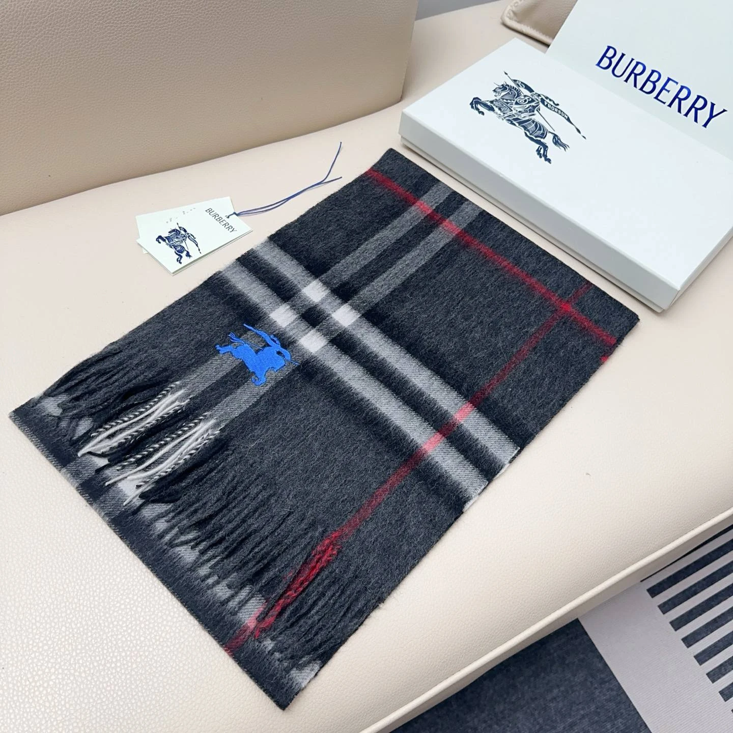 BURBERRY Мужской шарф из овечьей шерсти BURBERRY Мужской шарф из овечьей шерсти