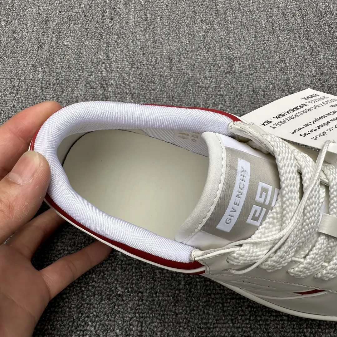 GIVENCHY Мужские кроссовки минималистичные
