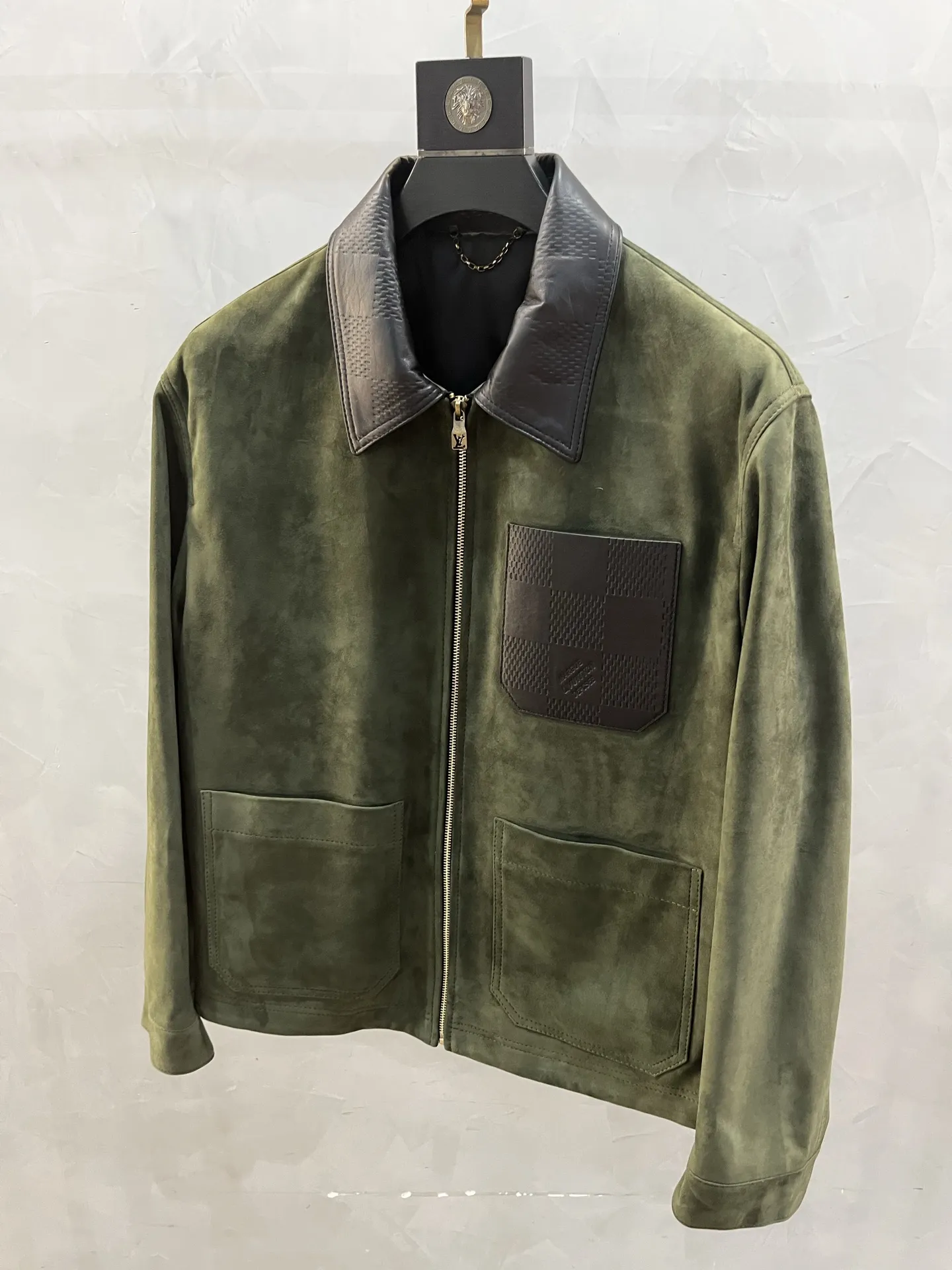 LOUIS VUITTON Мужская куртка из замши LOUIS VUITTON Мужская куртка из замши