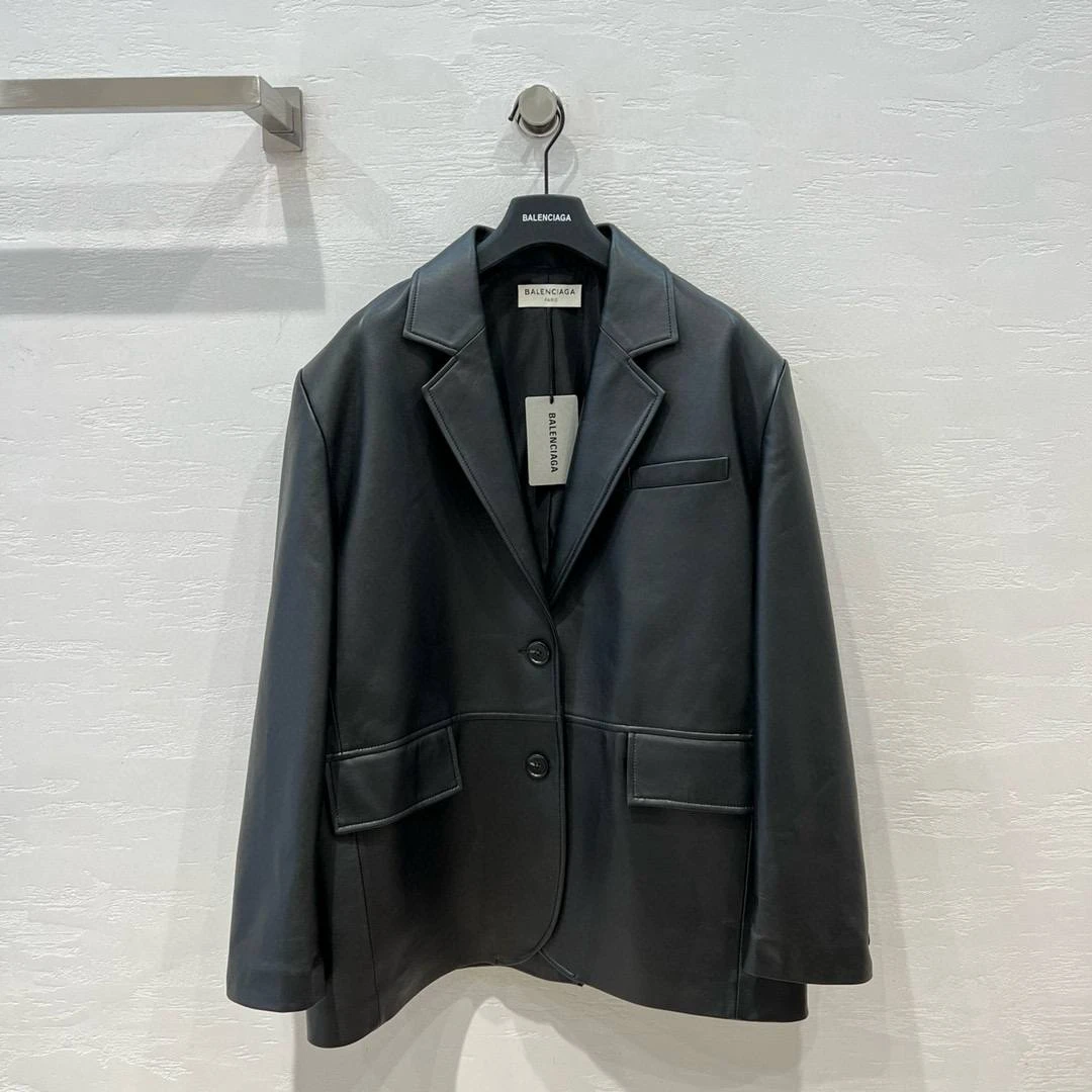 BALENCIAGA Женский кожаный пиджак BALENCIAGA Женский кожаный пиджак