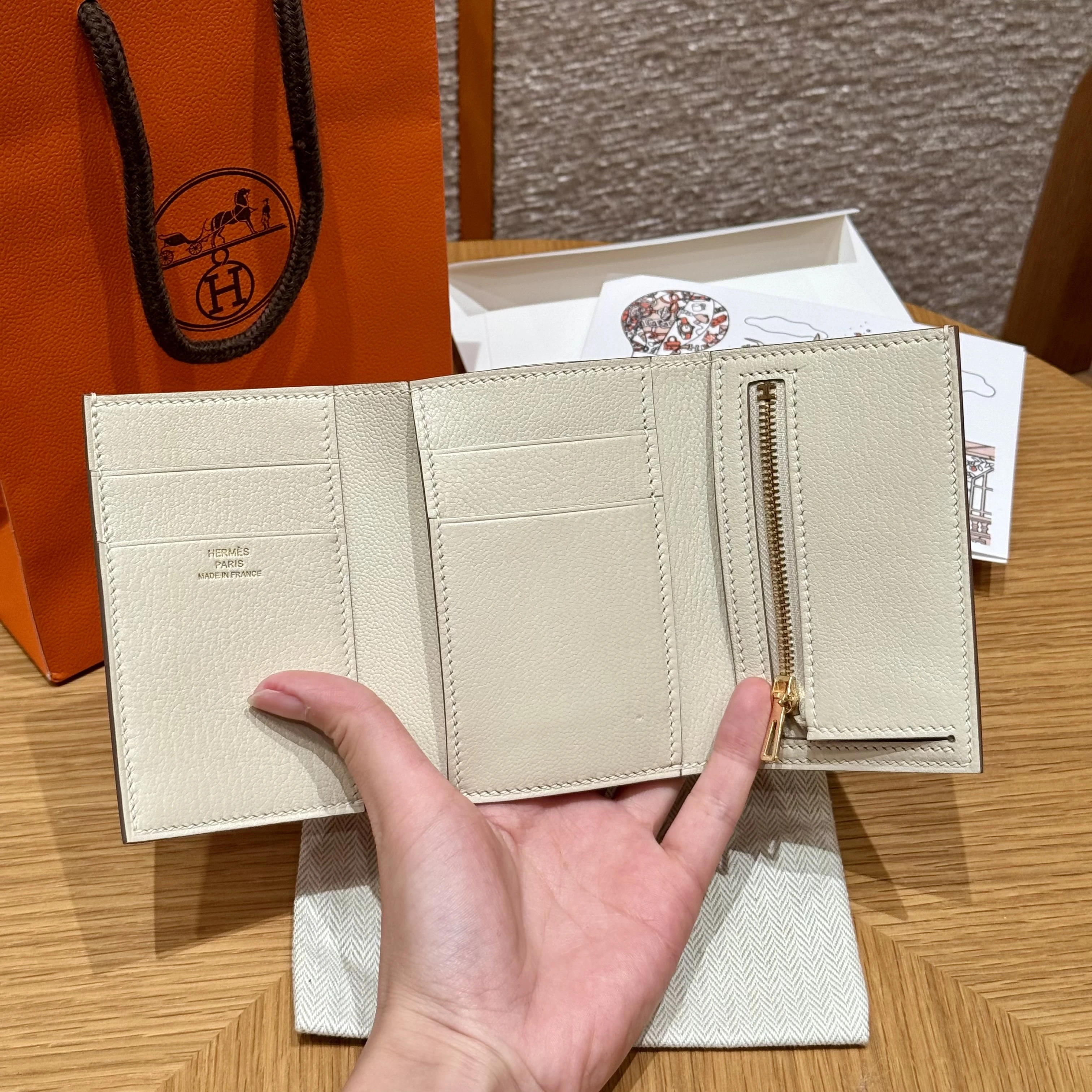 HERMES Кошелёк Bearn 11 см 10/Craie Chèvre HERMES Кошелёк Bearn 11 см 10/Craie Chèvre