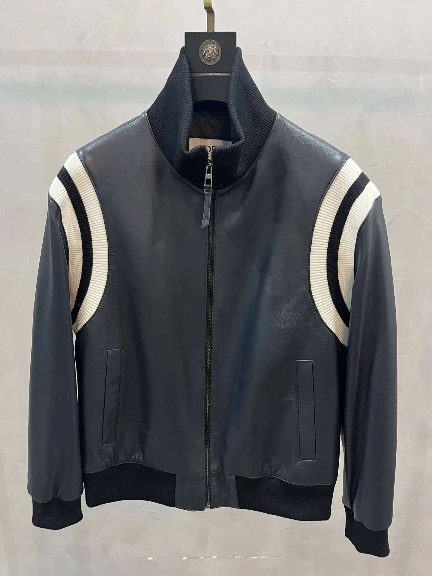 LOEWE Мужская кожаная куртка LOEWE Мужская кожаная куртка