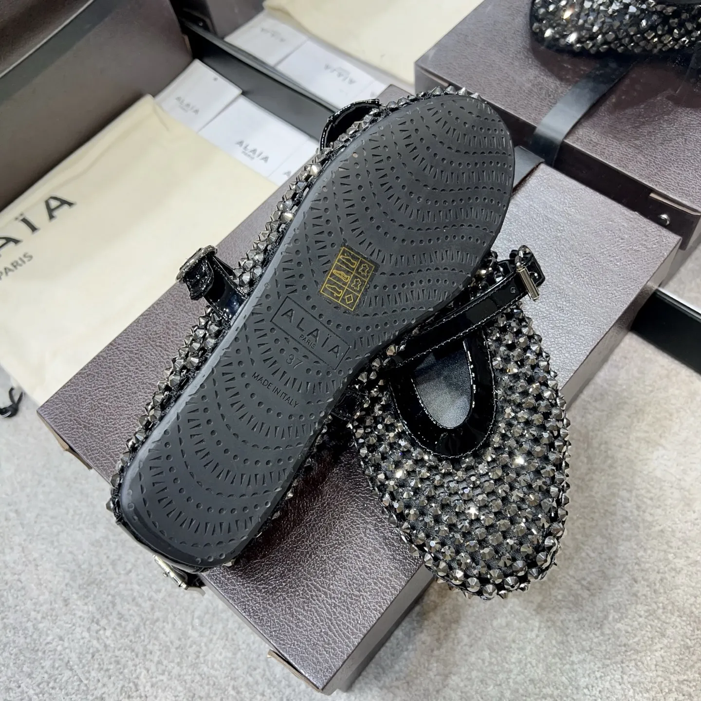 ALAIA Женские балетки cо стразами ALAIA Женские балетки cо стразами