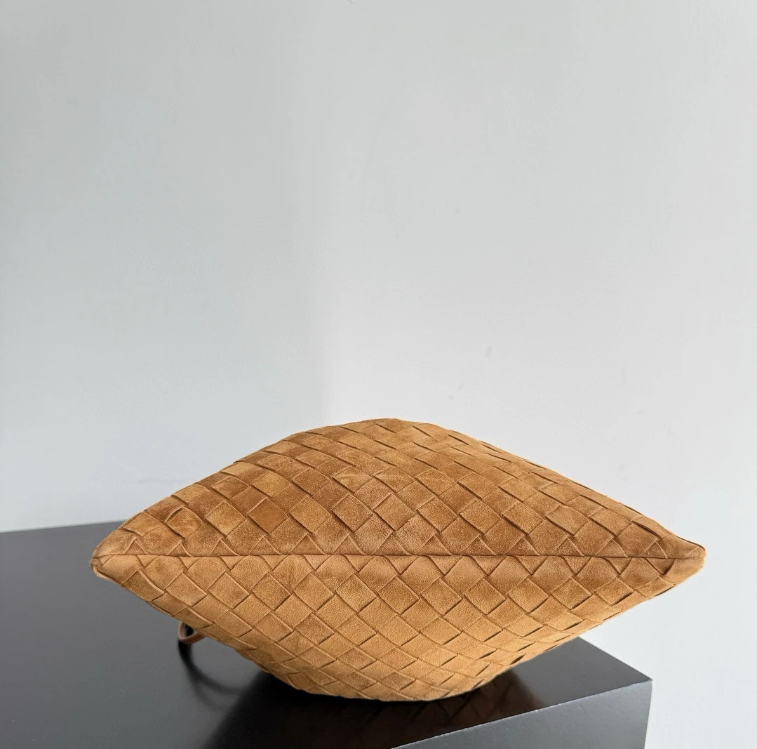 BOTTEGA VENETA Женская замшевая сумка Dustbag BOTTEGA VENETA Женская замшевая сумка Dustbag