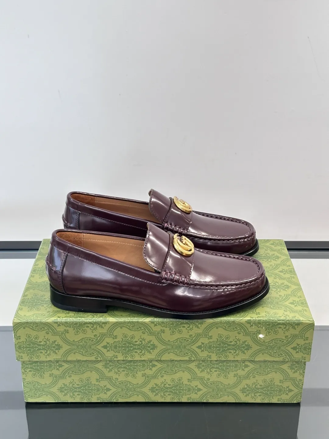 GUCCI Мужские лоферы коровья кожа GUCCI Мужские лоферы коровья кожа